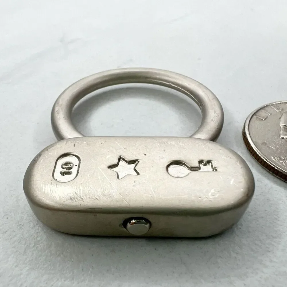 CWW Silver Tone Swivel Style Keychain Keyring